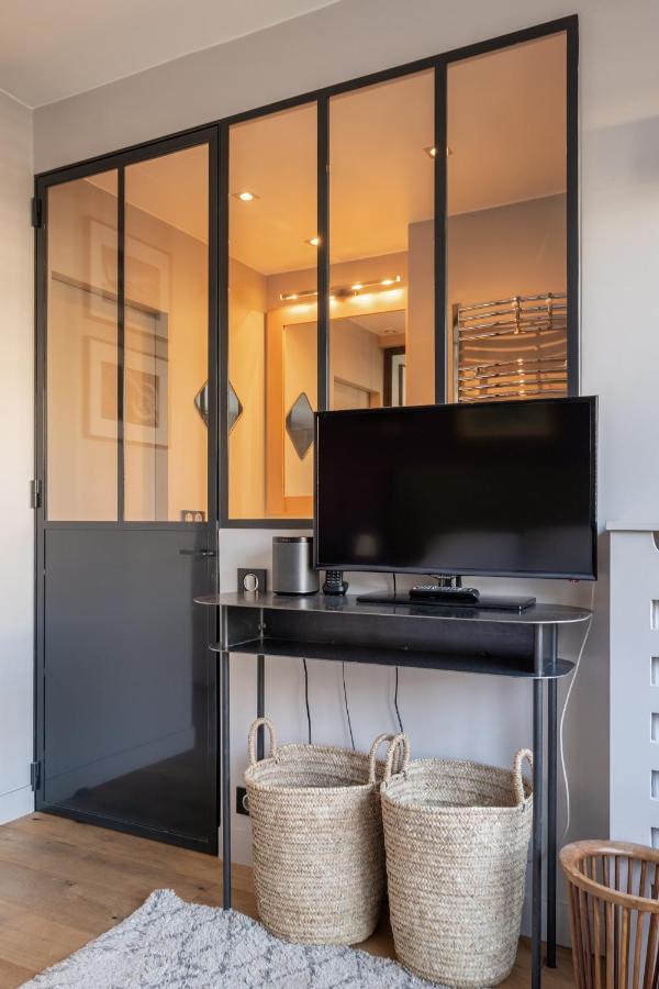 Veeve - Floating Over Apartment